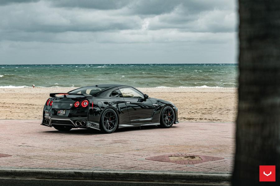  Nissan GT-R on Vossen Wheels (HF-5) 2020 года  (фото 33 из 48)